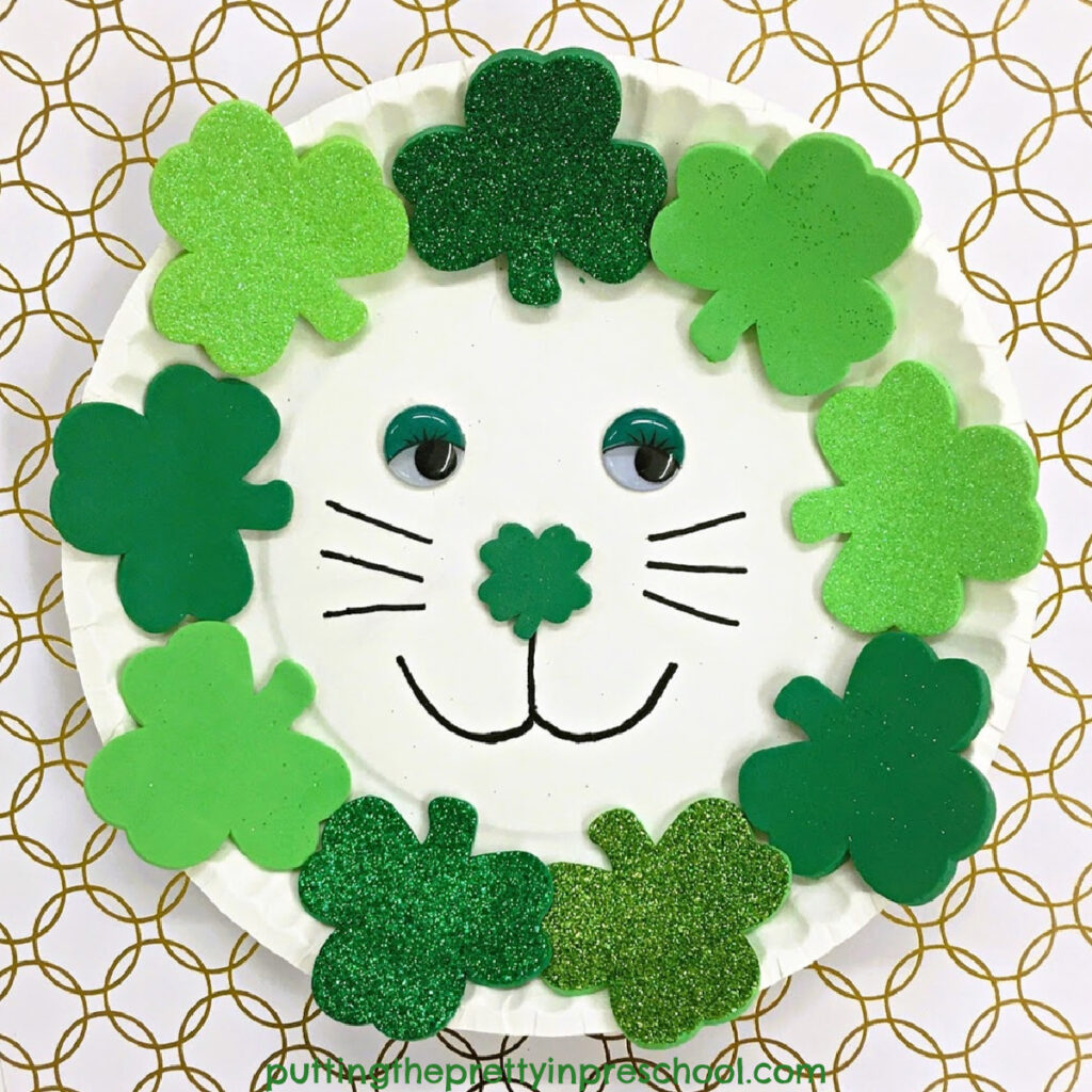 Create this roarsome shamrock paper plate lion for St. Patrick's Day. The craft can also be turned into a mask.