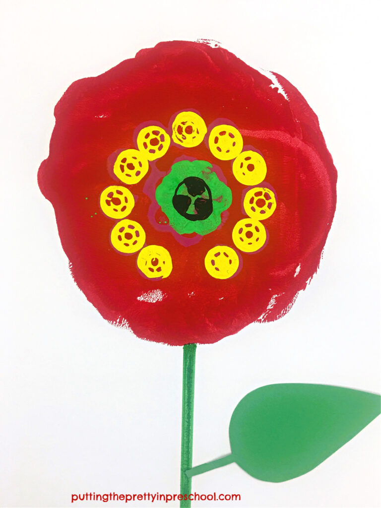 Try this beautiful gadget printmaking poppy art project today! It introduces participants to a new and unusual way to paint.