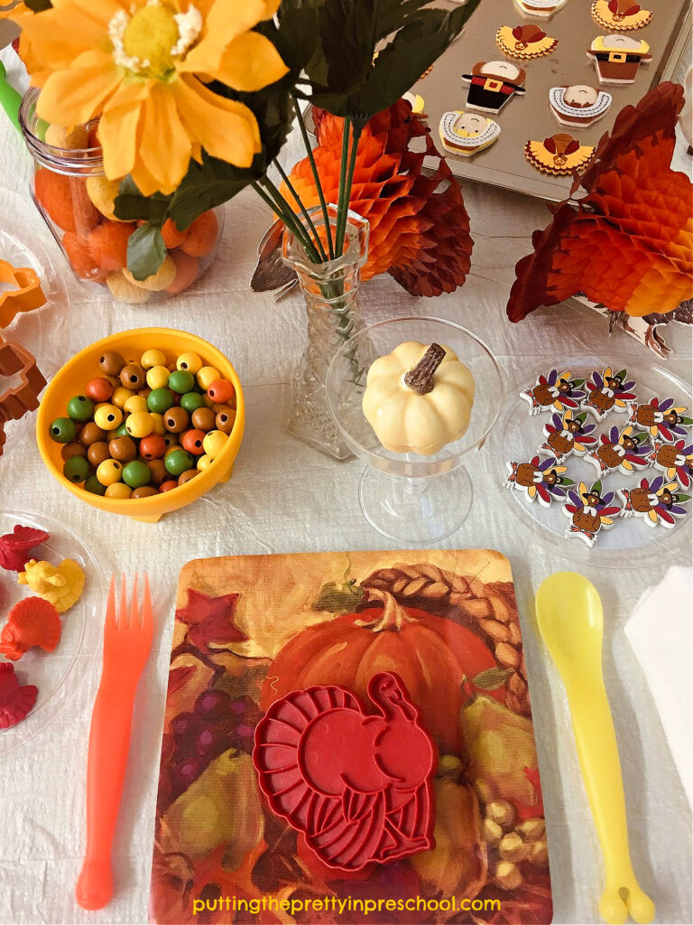 Early learners will enjoy role-playing Thanksgiving dinner events with this festive pretend play setup.