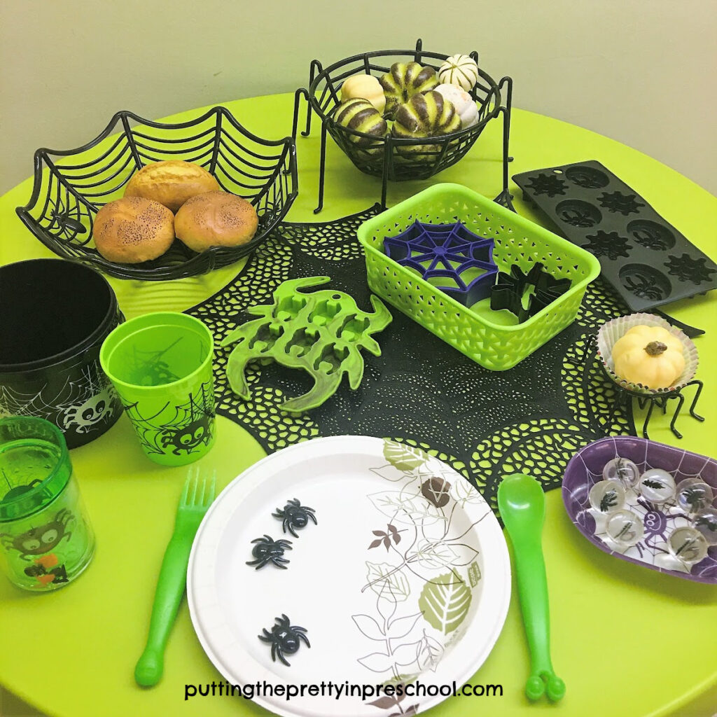 Oh so fun spider-themed accessories for the play kitchen.