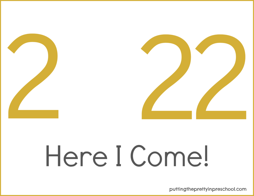 Download this New Year 2022 gold-numbered template for making a keepsake craft.