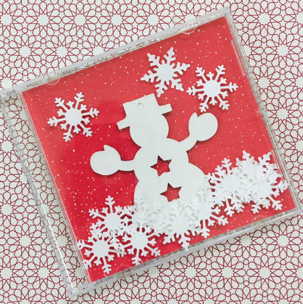 Make this winter-themed snowman CD case craft today! It's easy and fun to do.